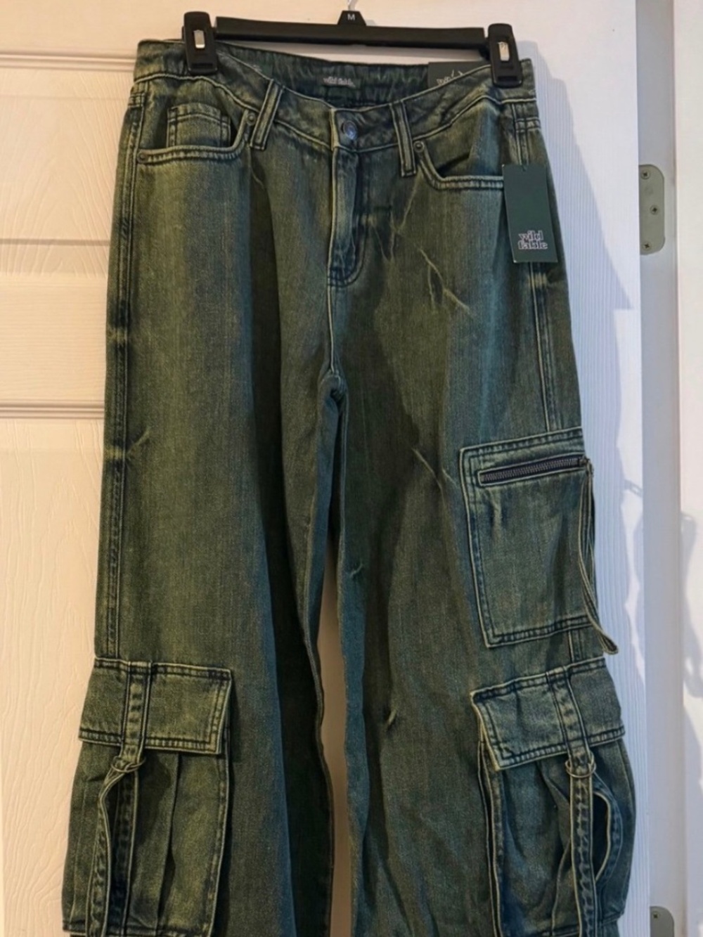 Wild Fable Cargo Jeans size 0, jeans have a green tint